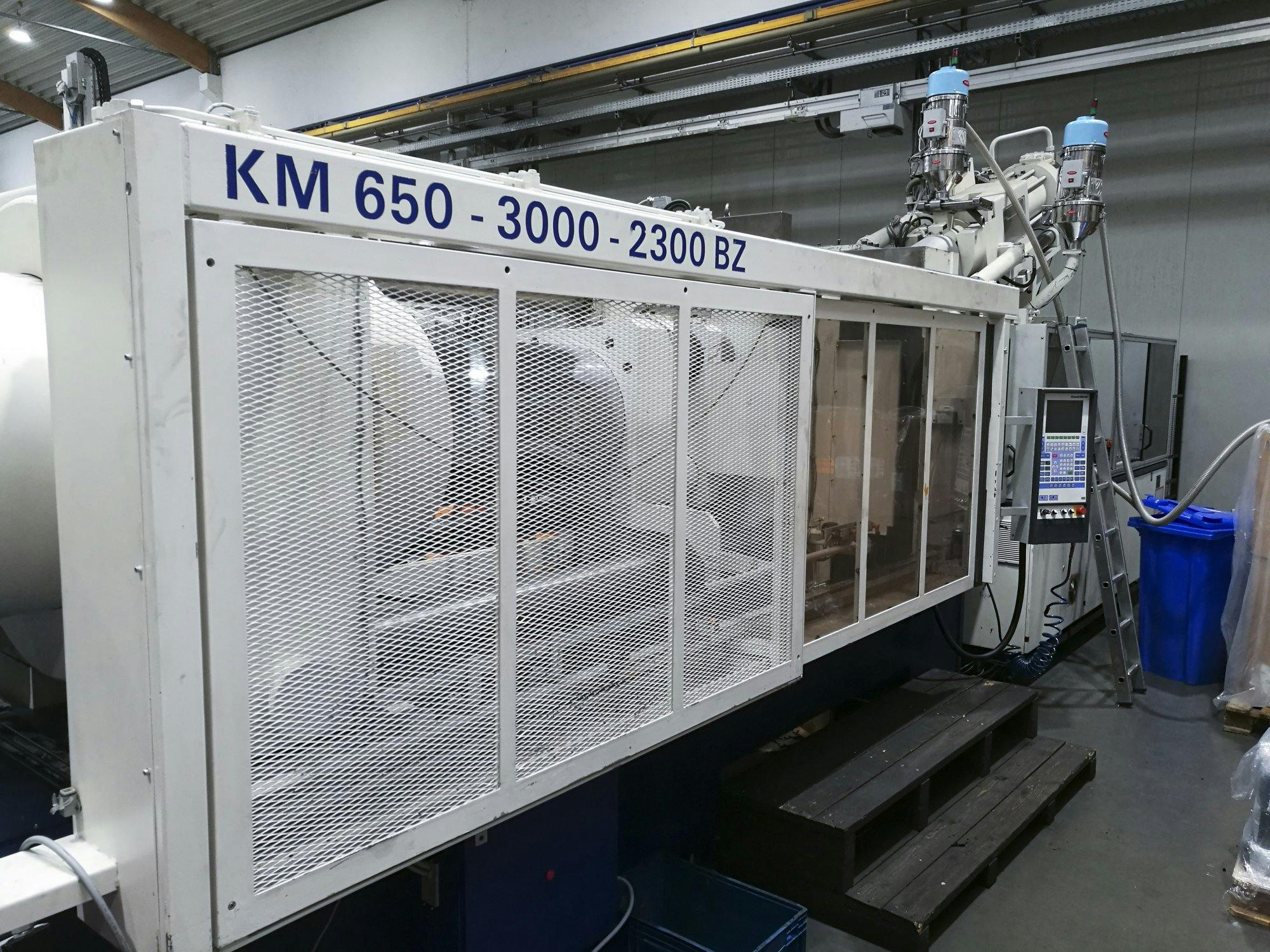 Vista izquierda 1 de la máquina Krauss Maffei 650-3000-2300 BZ