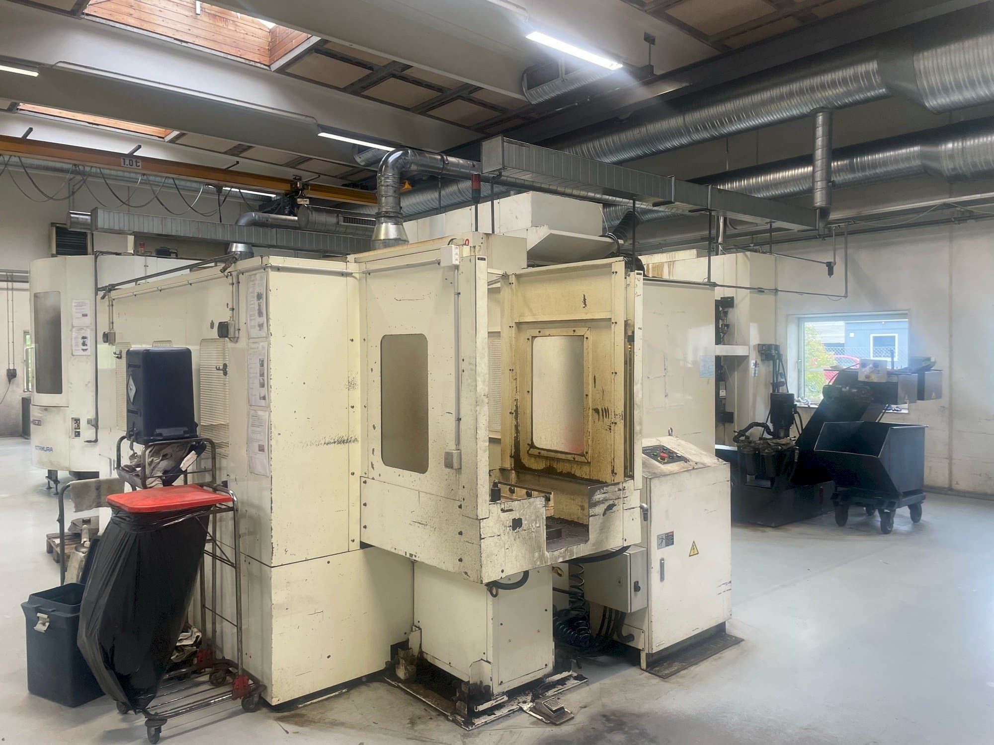 Vista frontal de la máquina Niigata SPN 50