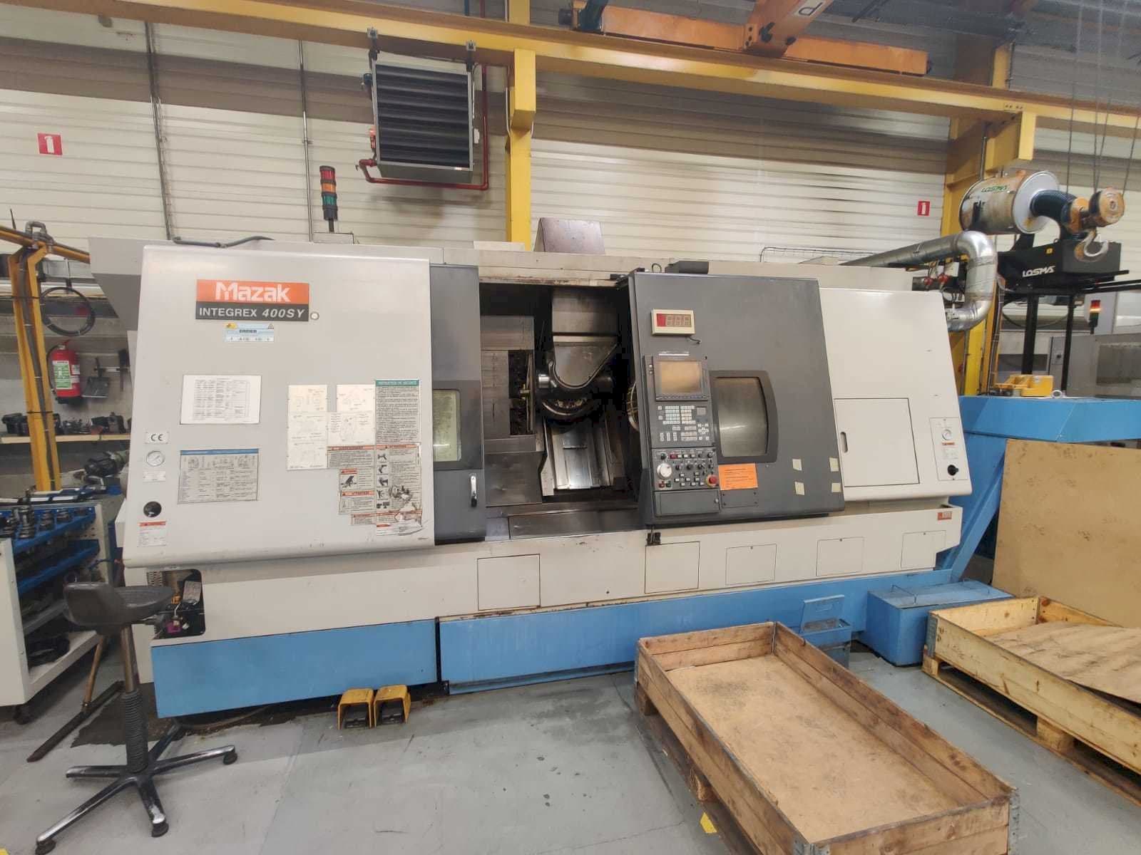 Vista frontal de la máquina Mazak INTEGREX 400SY