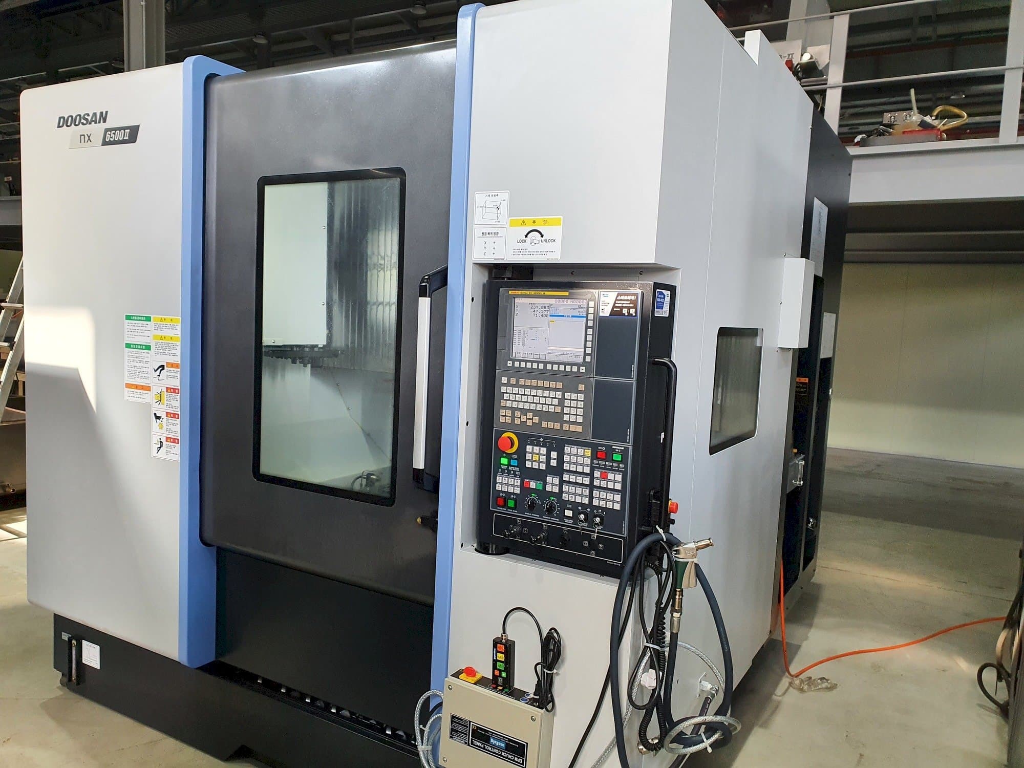 Vista frontal de la máquina Doosan NX6500Ⅱ