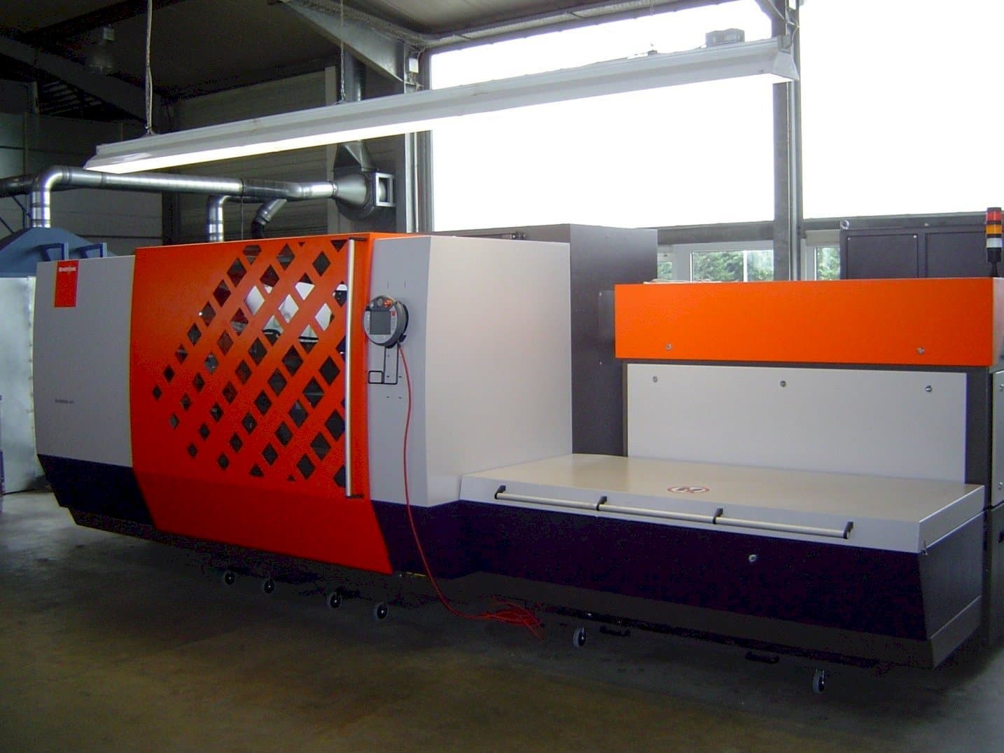 Vista frontal de la máquina Bystronic ByVention 3015