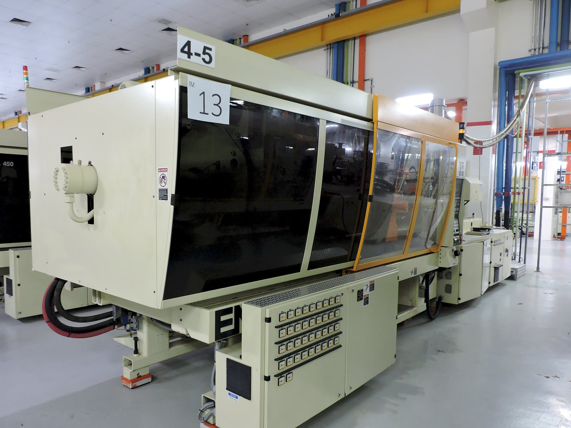 Vista izquierda de la máquina ENGEL TOGGLE 1350/450