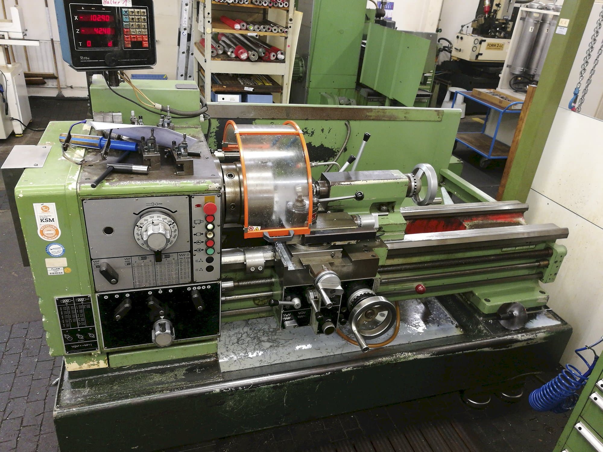 Vista frontal de la máquina Harrison M400