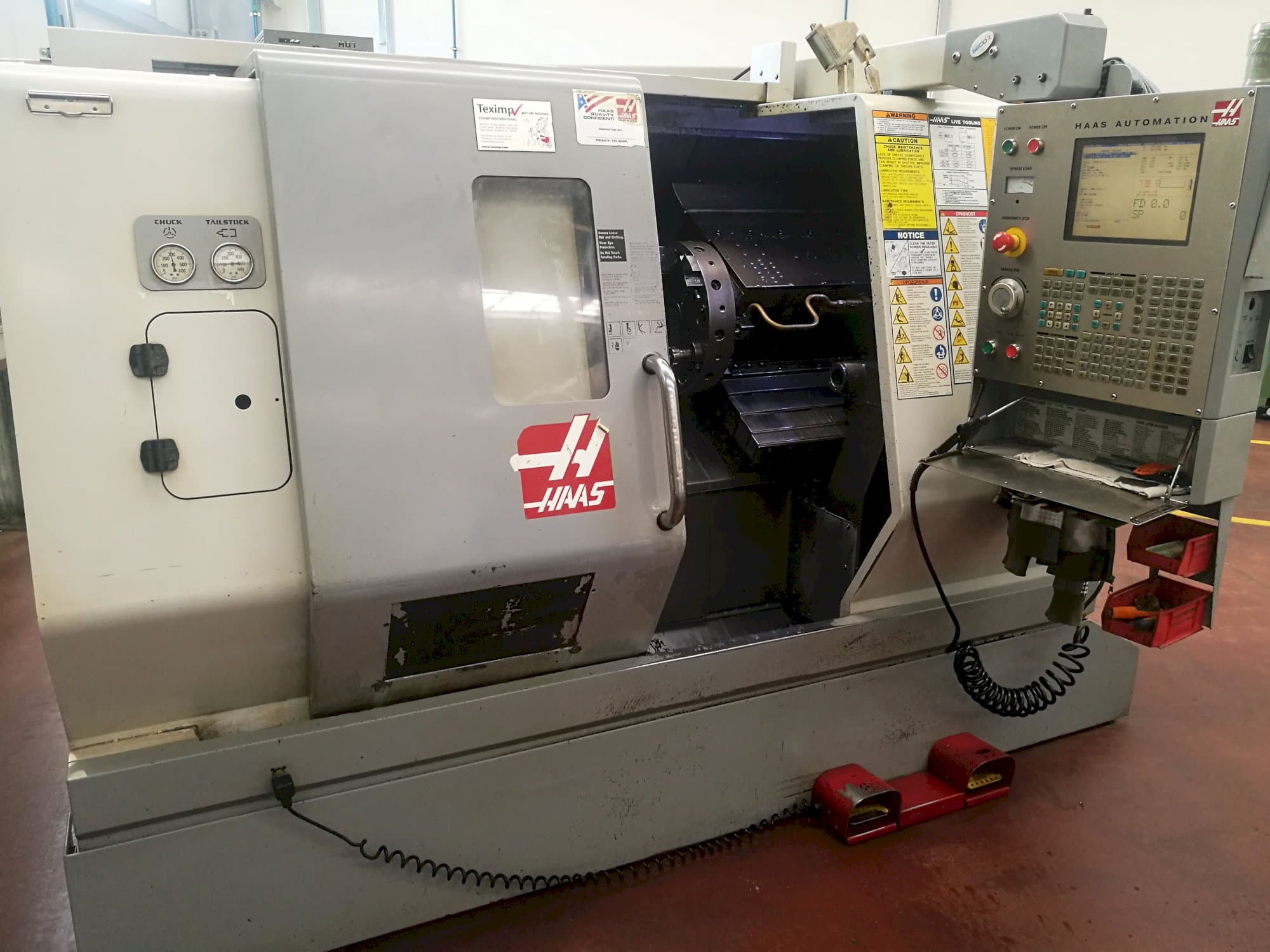 Vista izquierda de la máquina HAAS SL-20THE