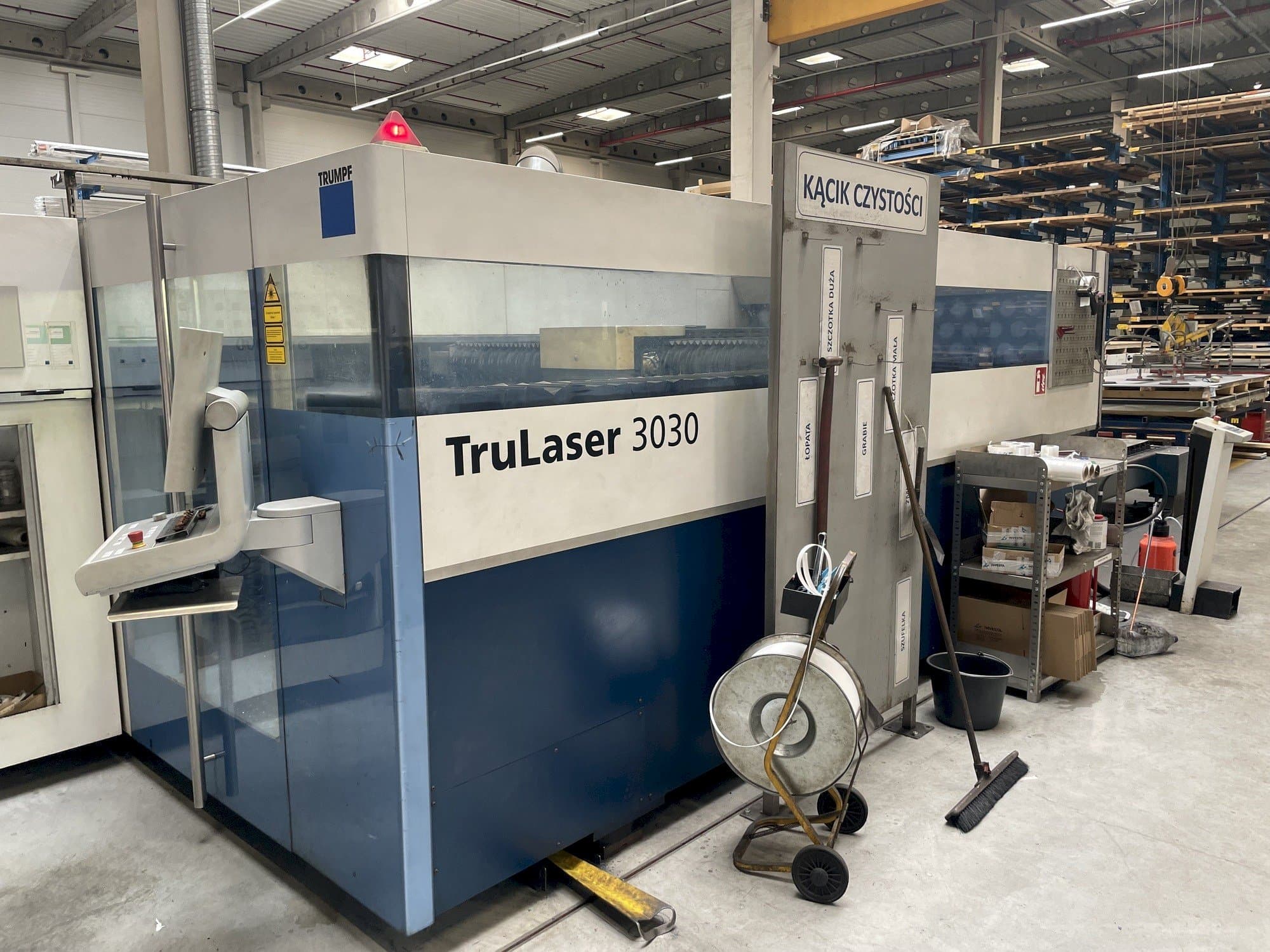 Vista frontal de la máquina Trumpf TruLaser 3030