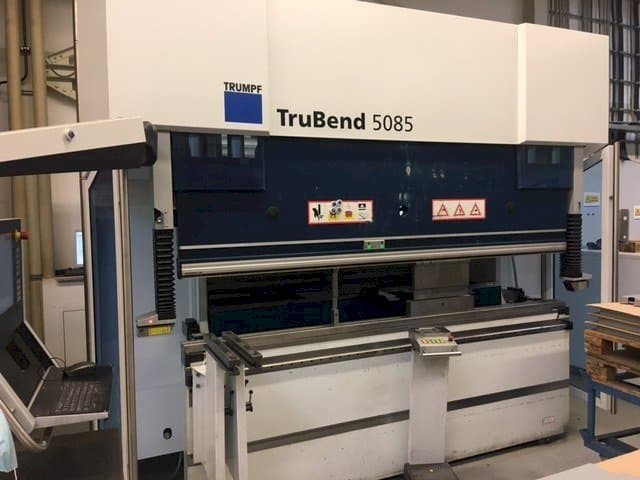 Vista frontal de la máquina Trumpf TruBend 5085