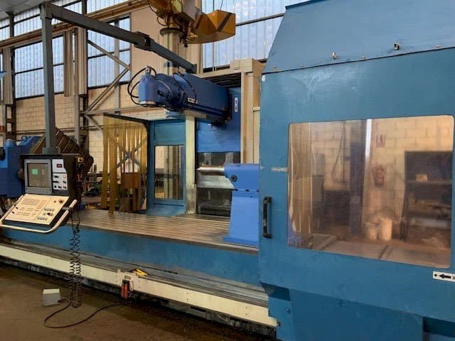 Vista frontal de la máquina Nicolas Correa A-30/50