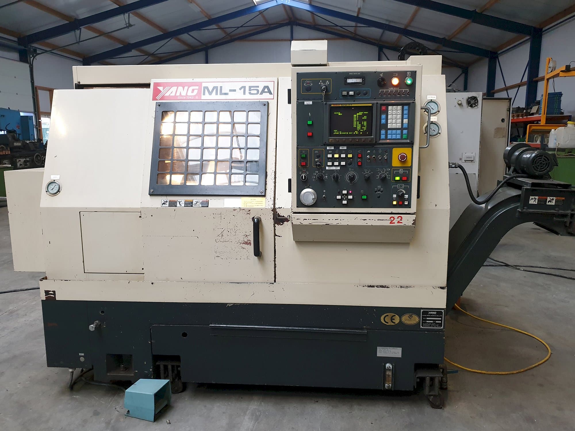 Vista frontal de la máquina Yang ML-15A