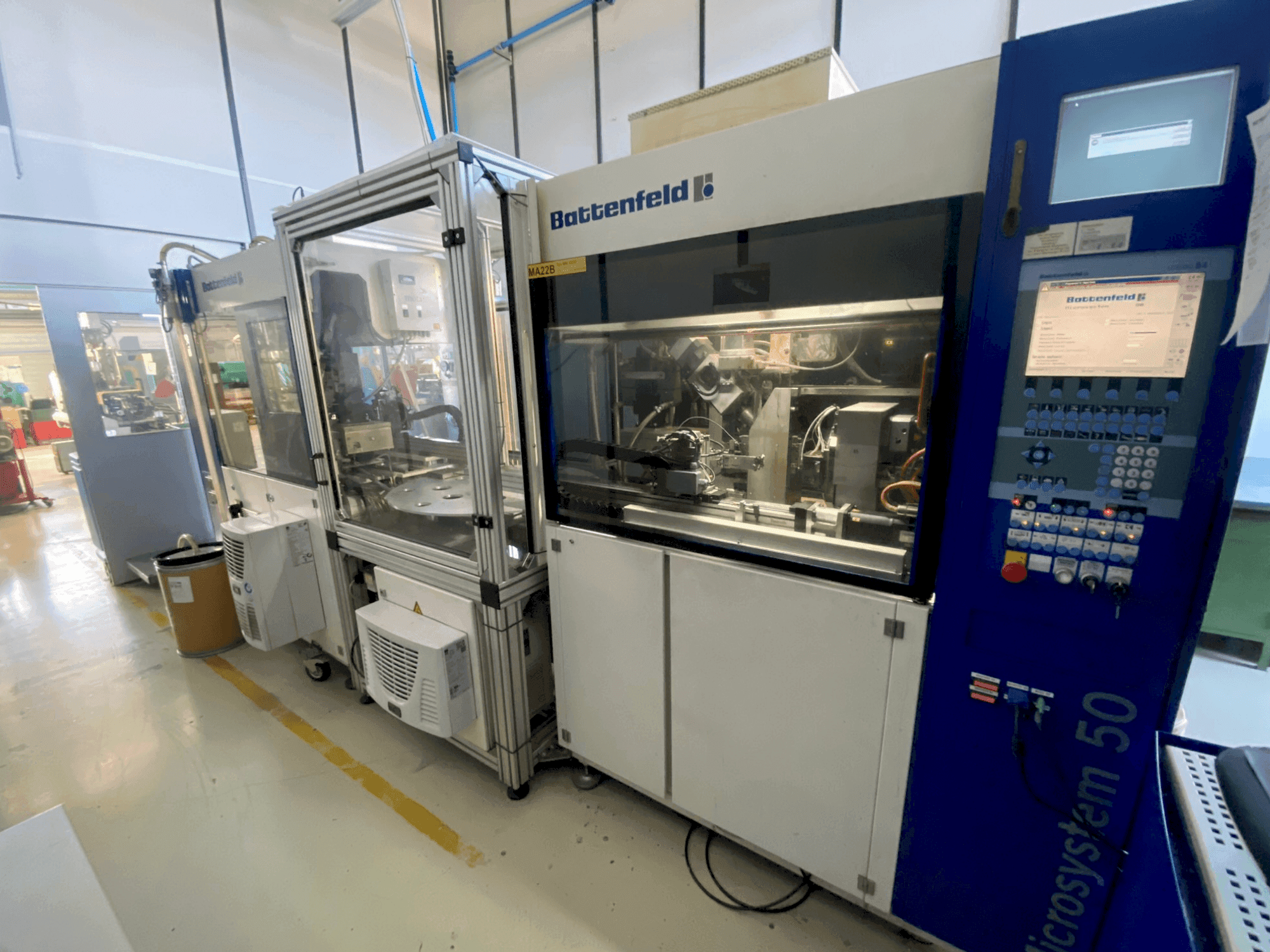 Vista frontal de la máquina Battenfeld Microsystem MM 50/50