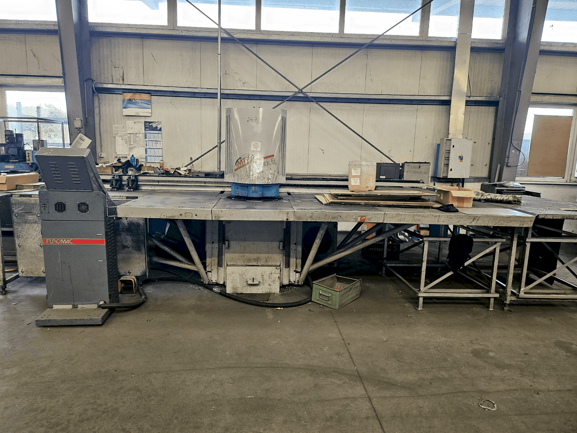 Vista frontal de la máquina Euromac MTX Flex 6