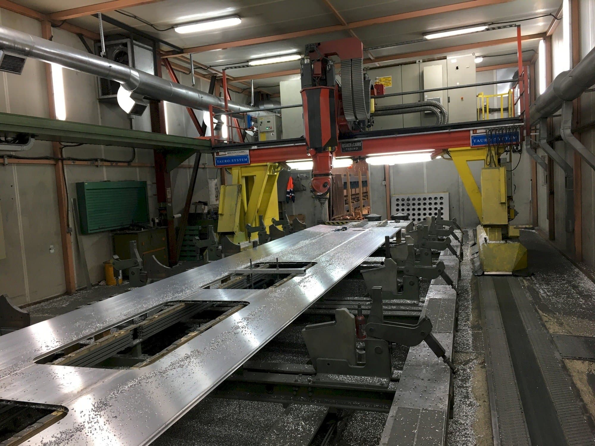 Vista frontal de la máquina Bisiach & Carru TJKP8/11/F