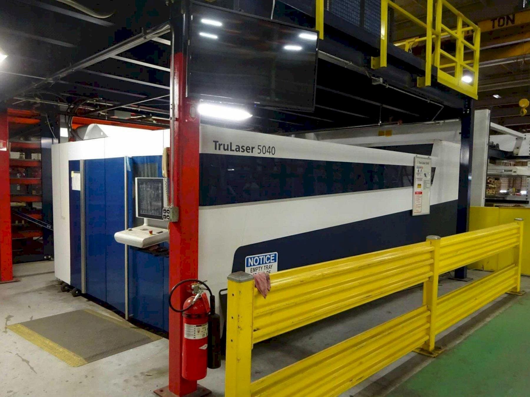 Vista frontal de la máquina Trumpf TruLaser 5040 Fiber