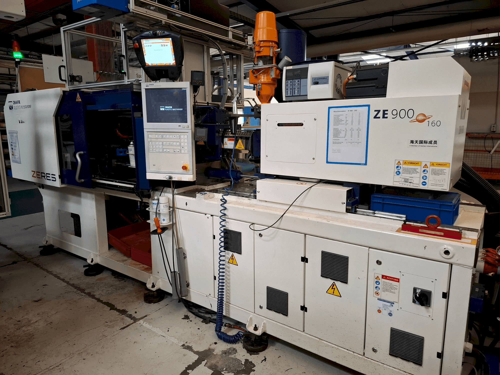 Vista frontal de la máquina HAITIAN ZHAFIR Zeres 900/160