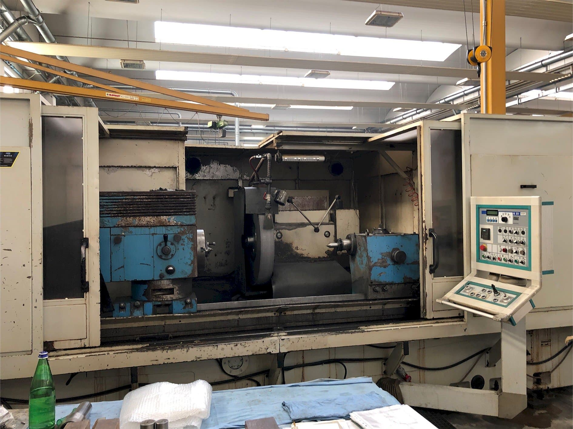 Vista frontal de la máquina Cetos BUC 63 x 2000