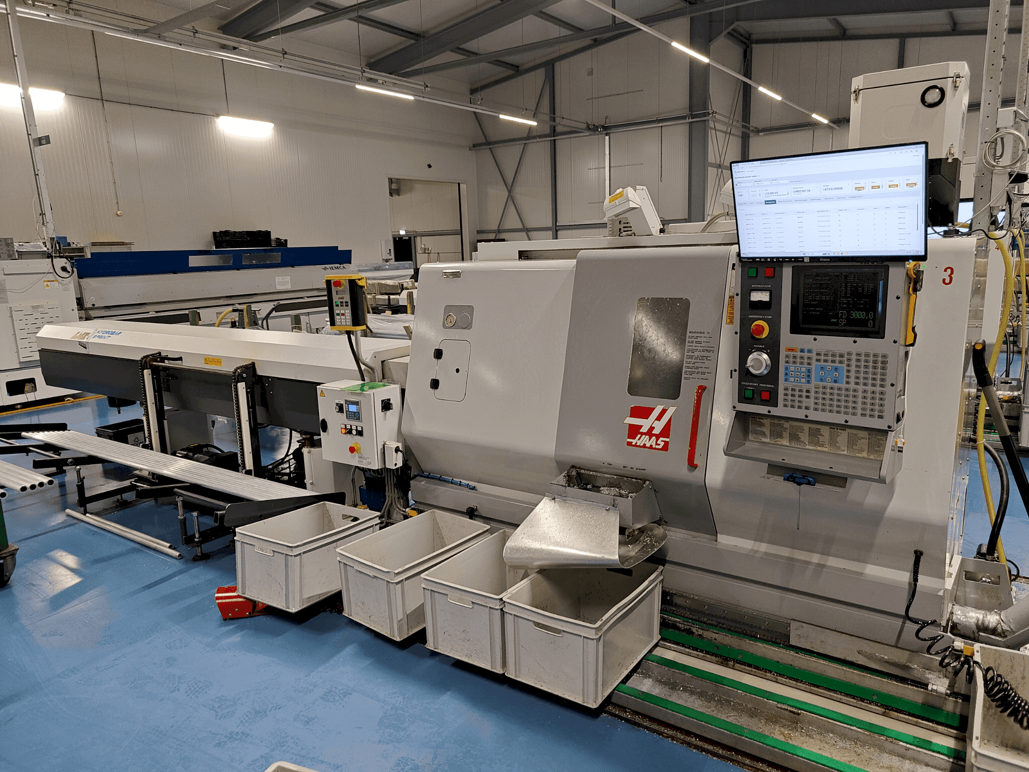 Vista frontal de la máquina HAAS SL-20HE (2002)