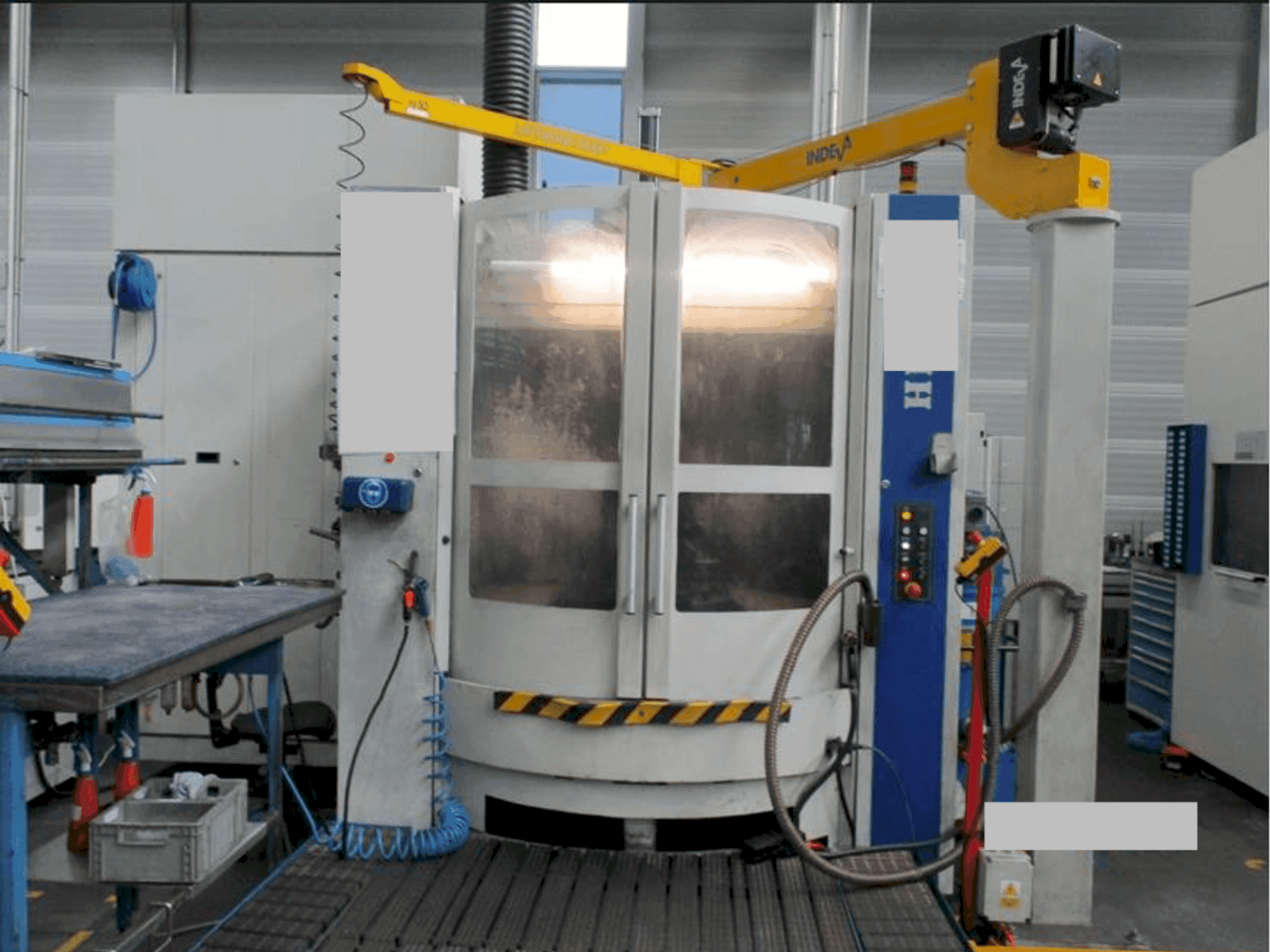 Vista frontal de la máquina HELLER MCH 250