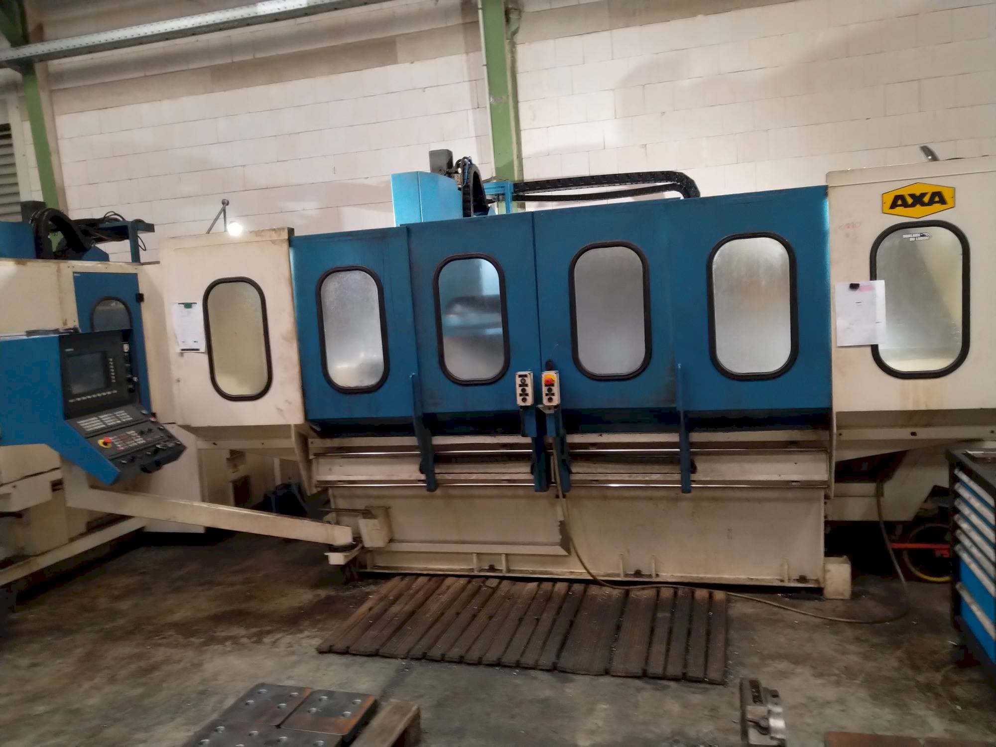 Vista frontal de la máquina AXA VSC 2M
