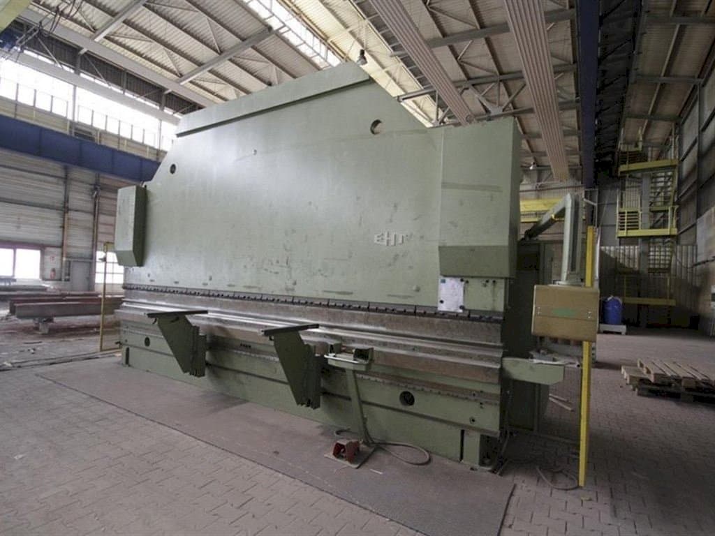 Vista lateral derecha de la máquina EHT Variopress 250 60