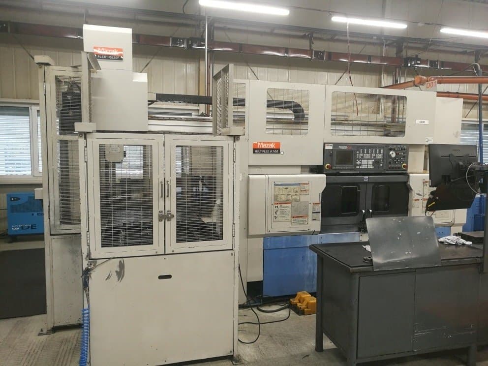 Vista frontal de la máquina Mazak Multiplex 6100 + robot FLEX-GL50F