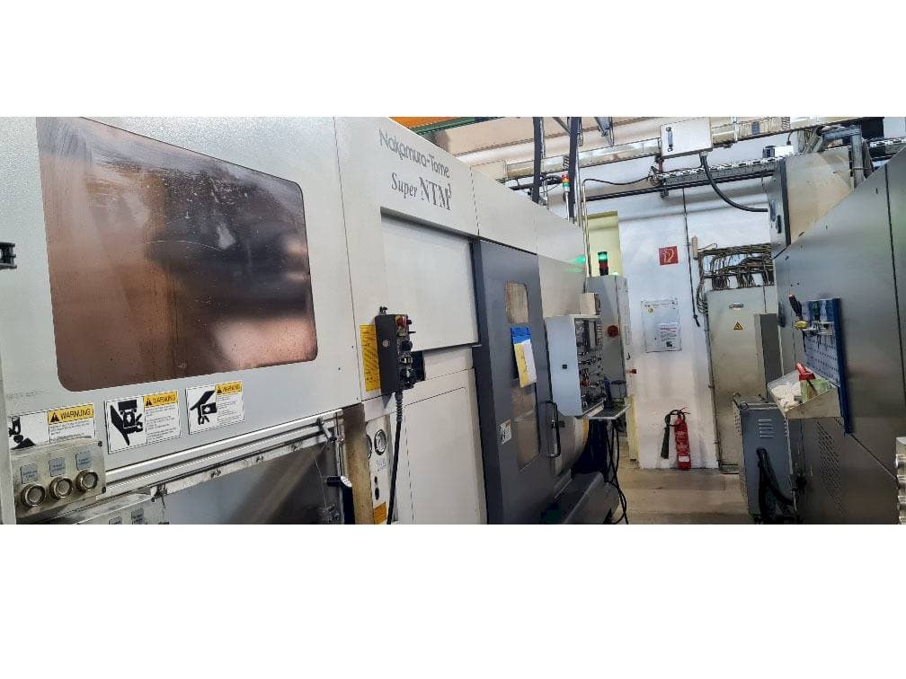 Vista frontal de la máquina NAKAMURA Super NTM³