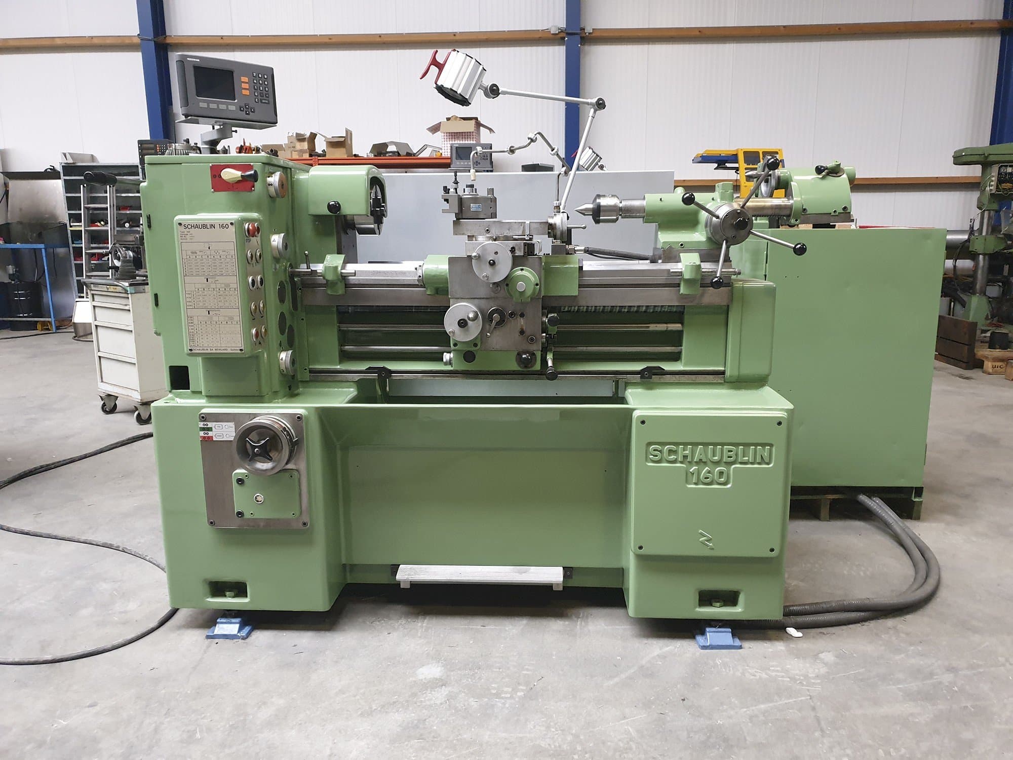 Vista frontal de la máquina SCHAUBLIN 160