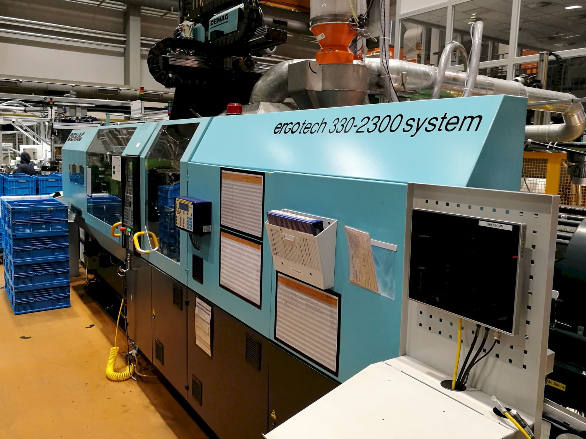 Vista derecha de la máquina DEMAG Ergotech 330-2300