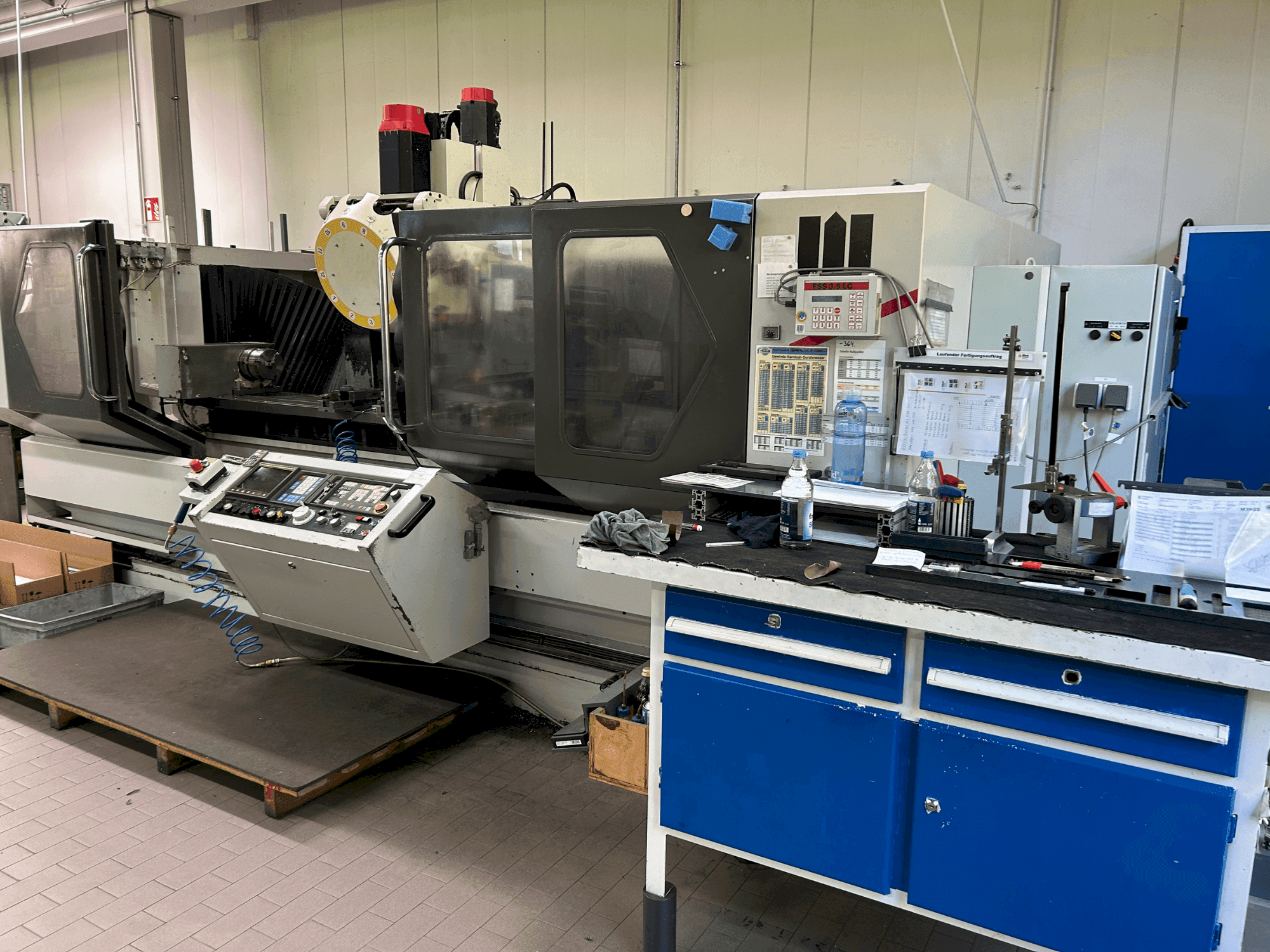 Vista frontal de la máquina STAMA MC 520