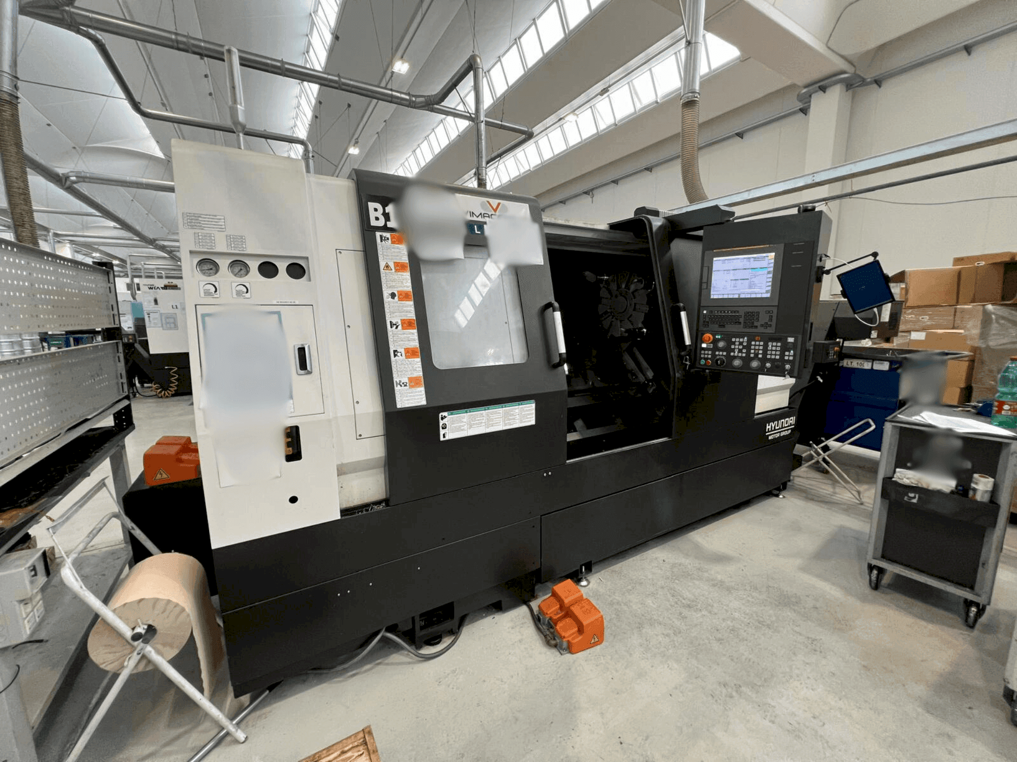 Vista frontal de la máquina Hyundai Wia L400C