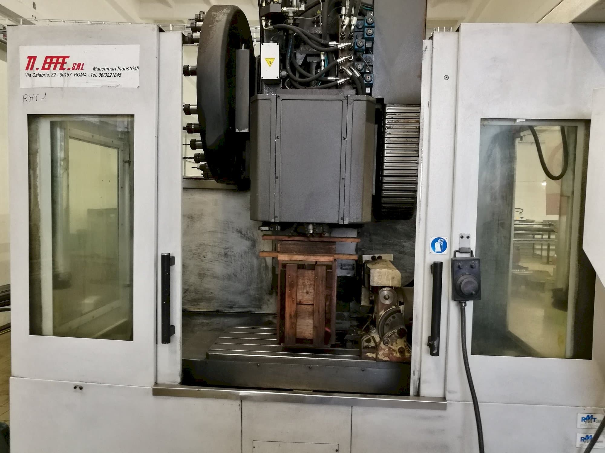 Vista frontal de la máquina RMT Kompakt 8