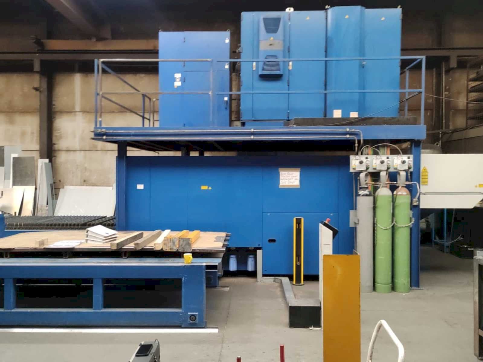 Vista frontal de la máquina Trumpf Trulaser 3030
