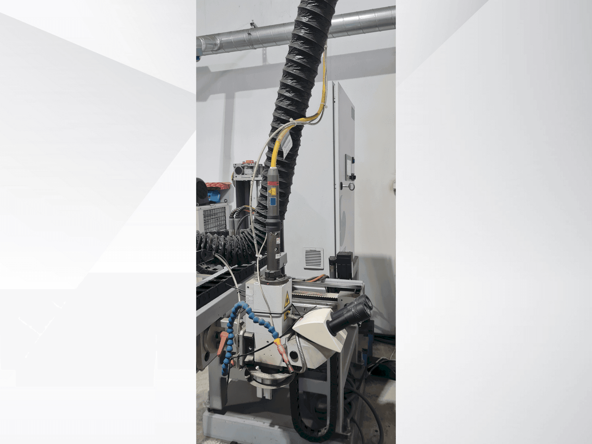 Vista frontal de la máquina TRUMPF TRUPULSE 304