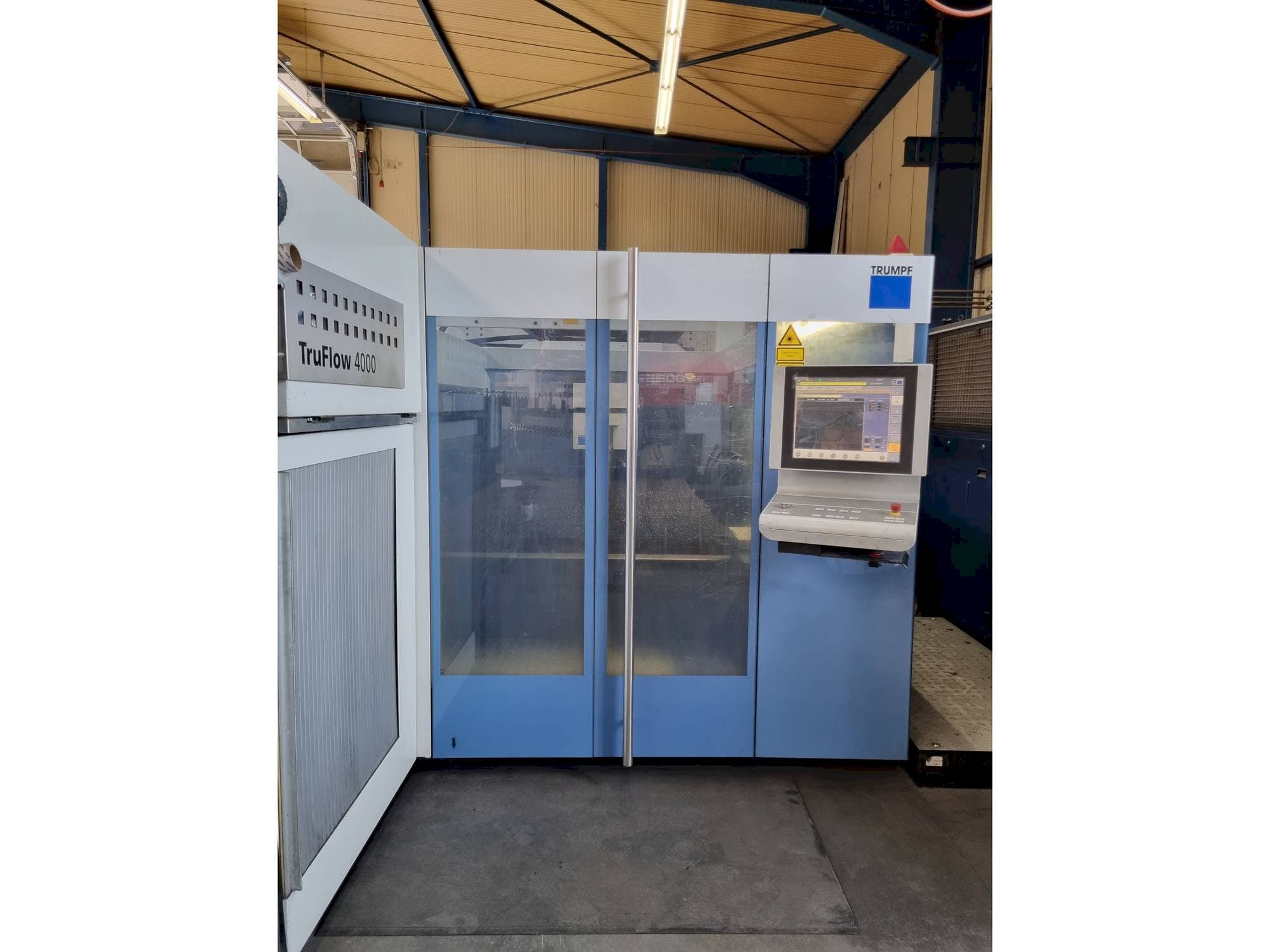 Vista frontal de la máquina Trumpf TruLaser 3030