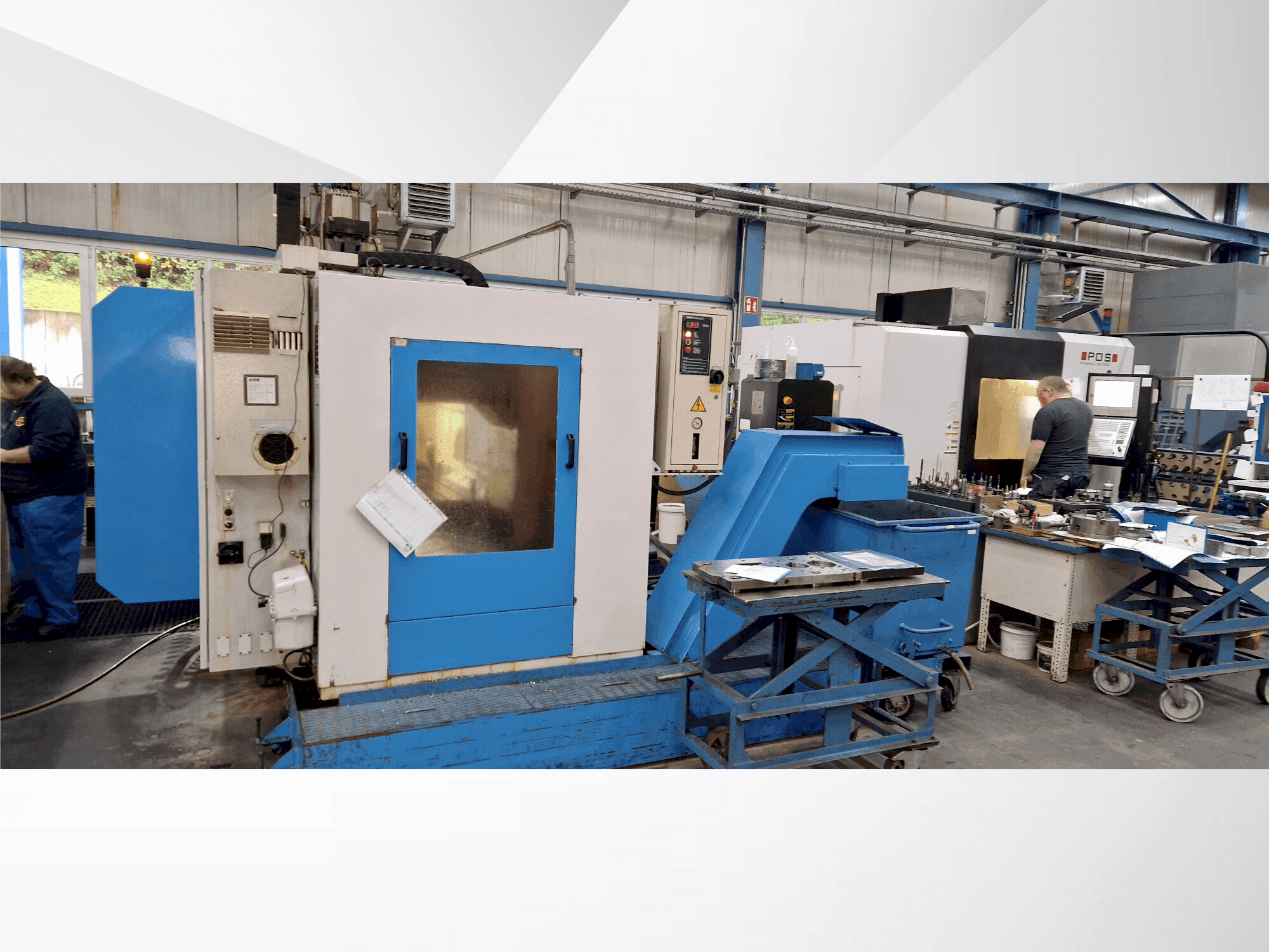 Vista frontal de la máquina KONDIA HM-2010