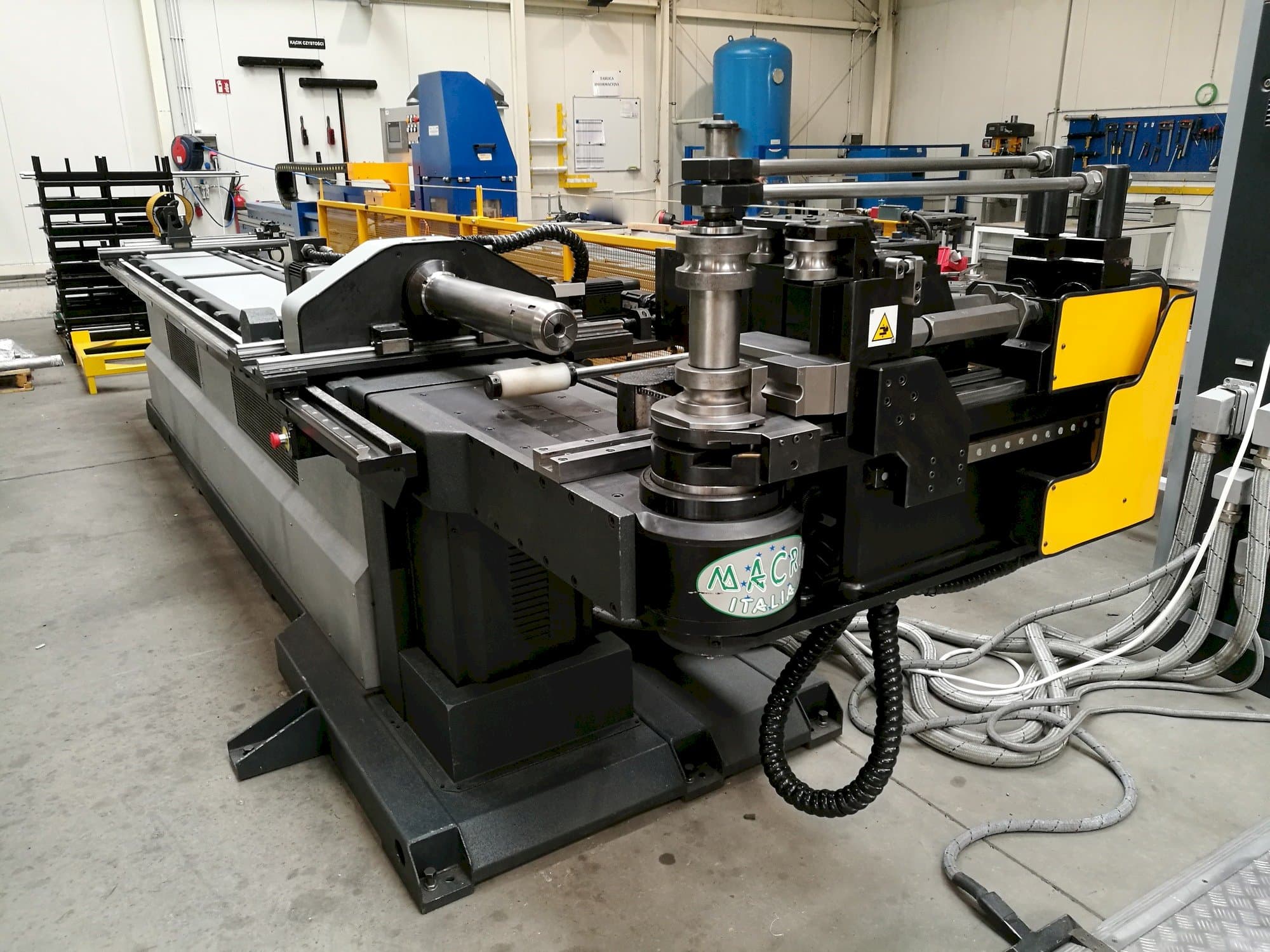 Vista frontal de la máquina Macri Italia PROVAR 6-65