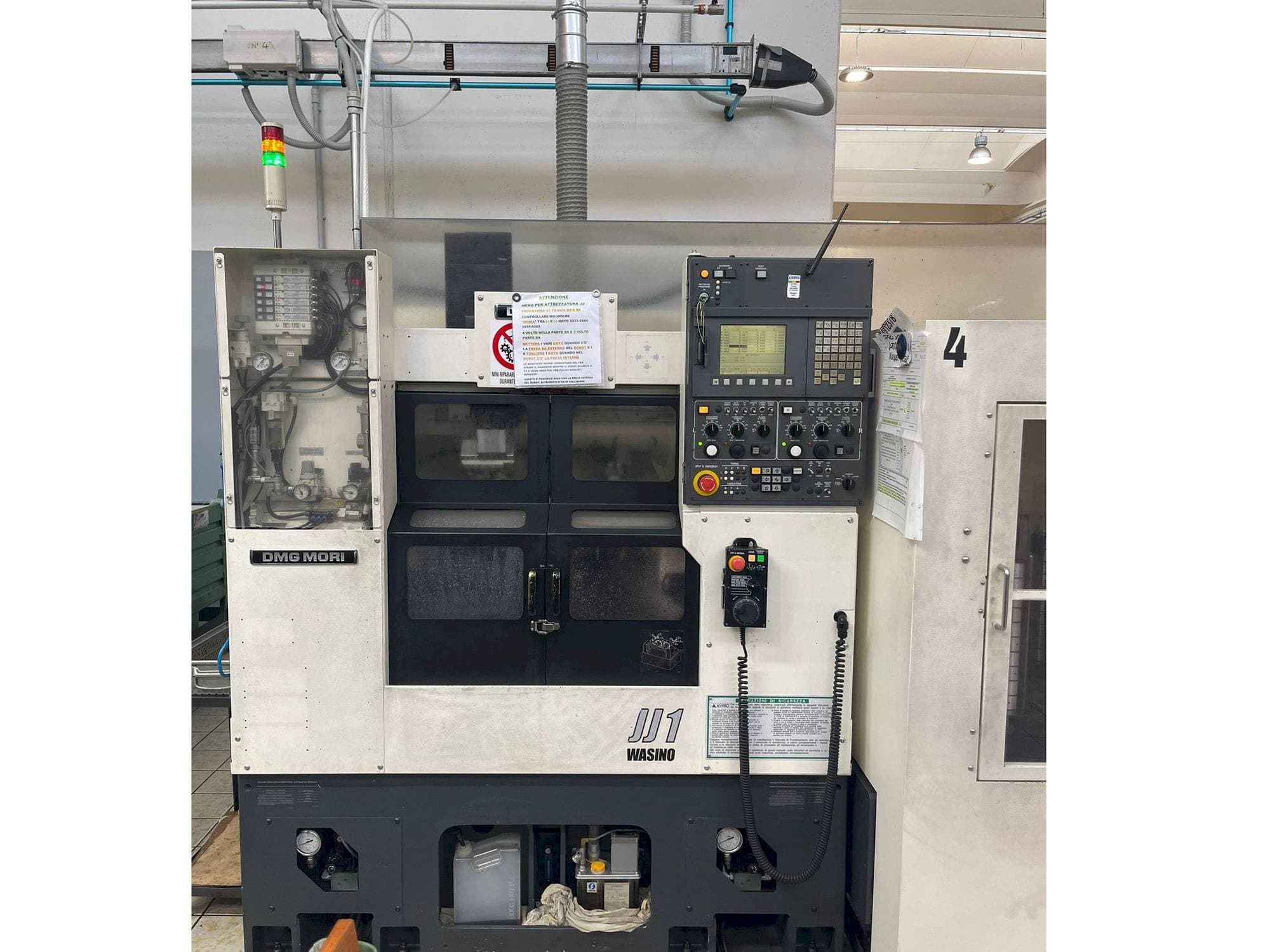 Vista frontal de la máquina DMG MORI JJ-1 A
