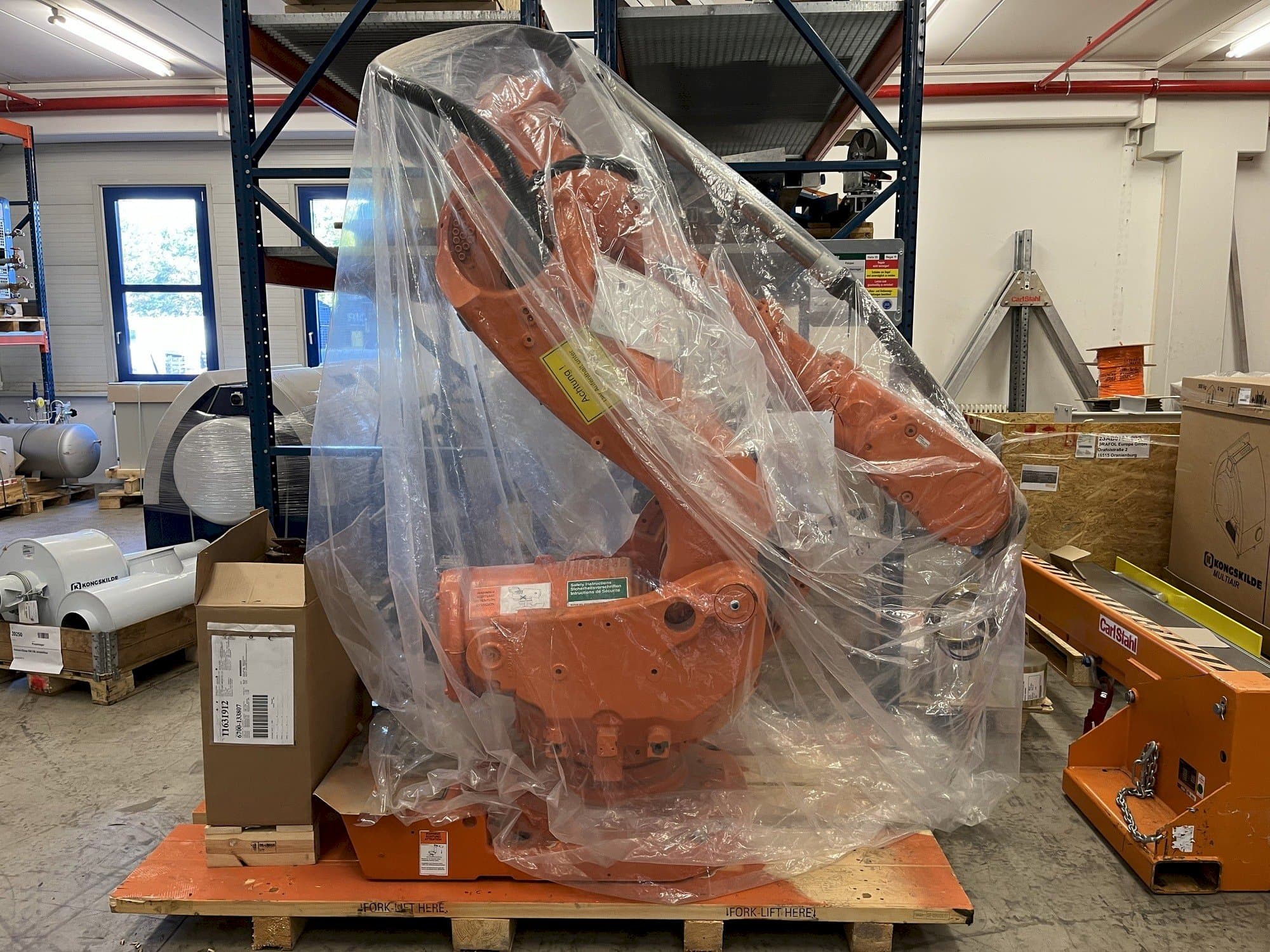 Vista frontal de la máquina ABB IRB 6600 M2004