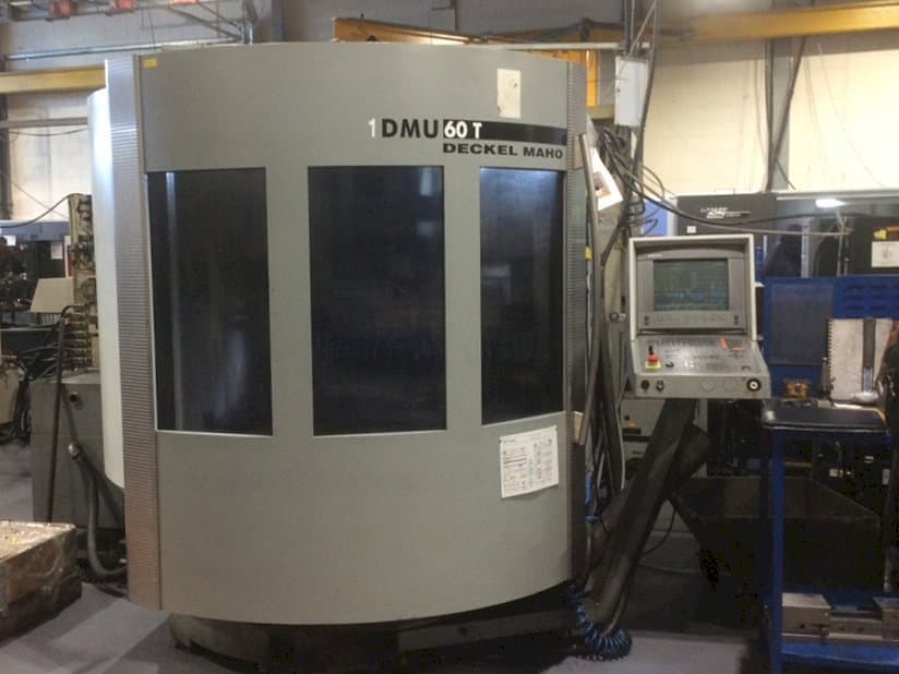 Vista frontal de la máquina DECKEL MAHO DMU 60T