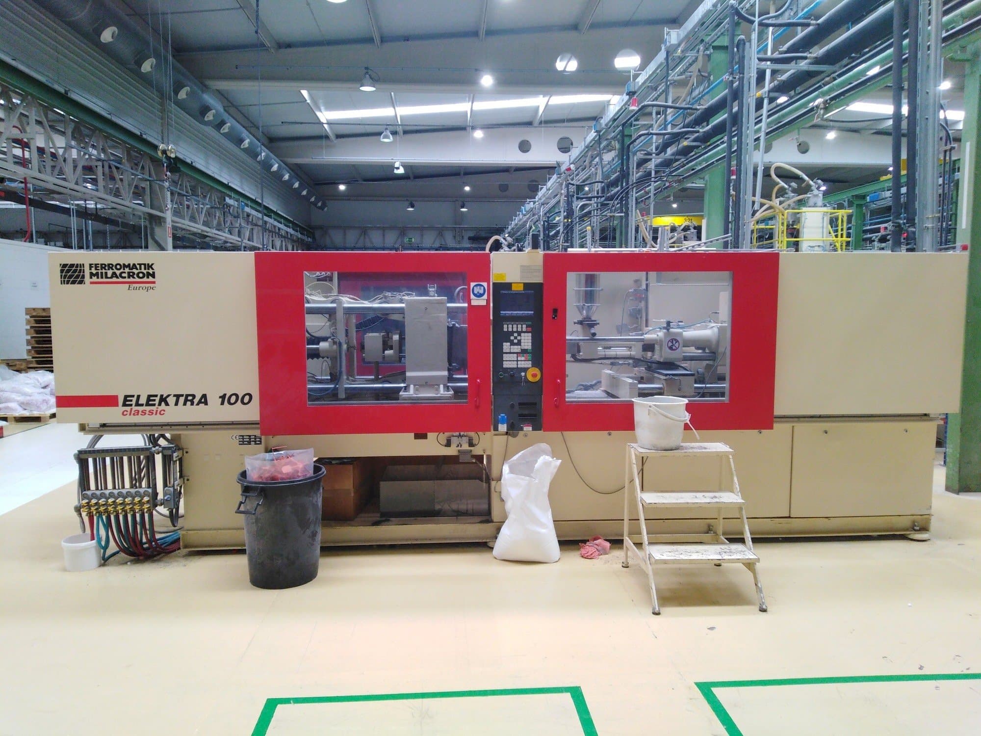 Vista frontal de la máquina Ferromatik Electra 100