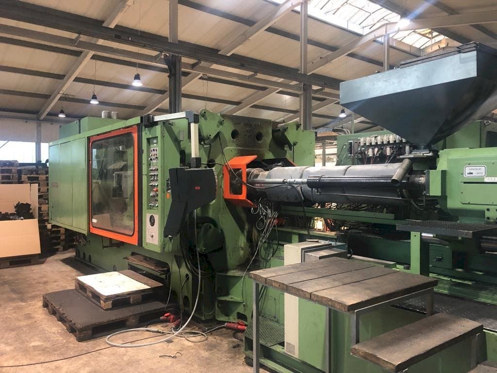 Vista lateral izquierda de la máquina Windsor W1000