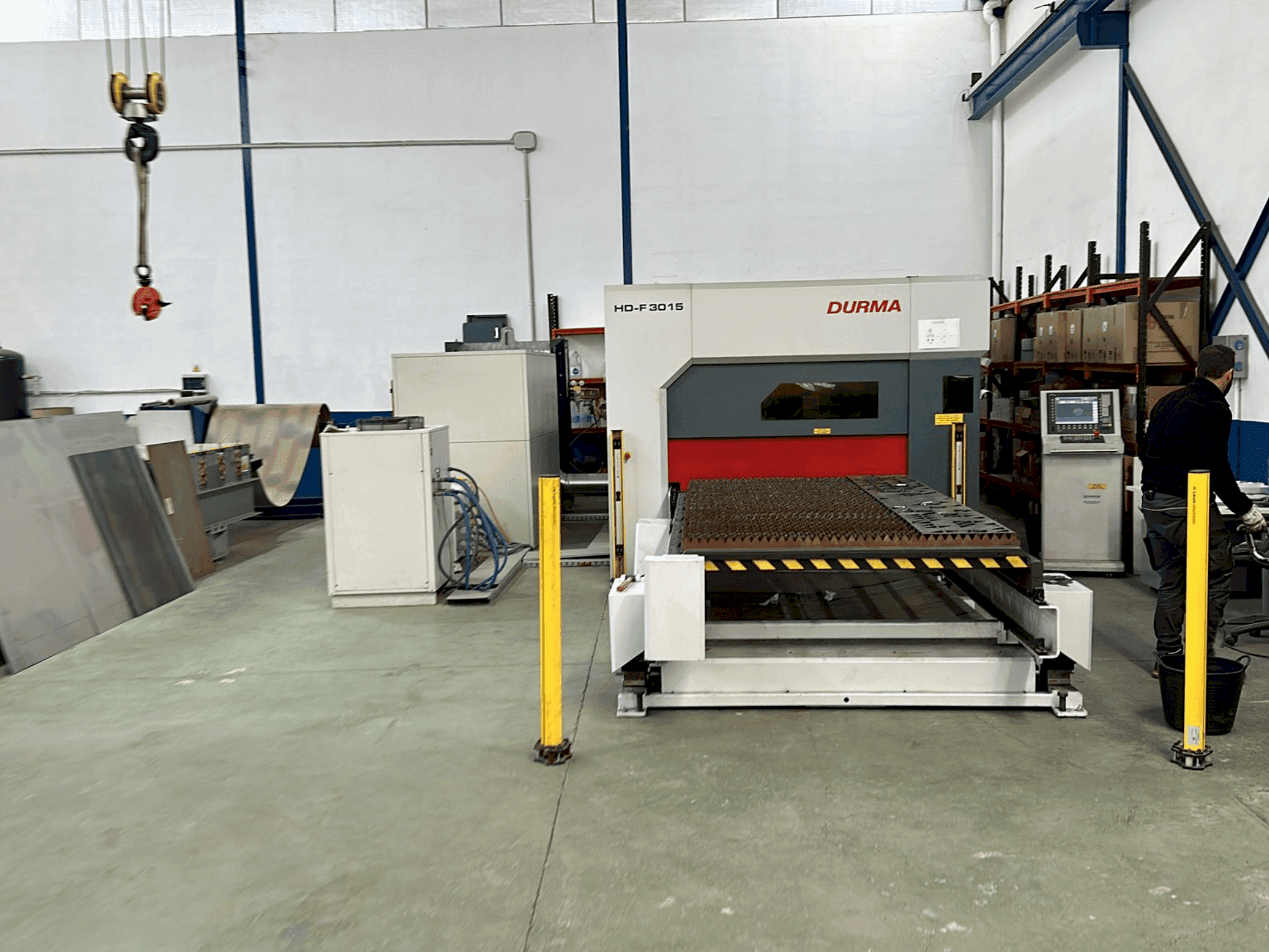 Vista frontal de la máquina Durma HD-F 3015