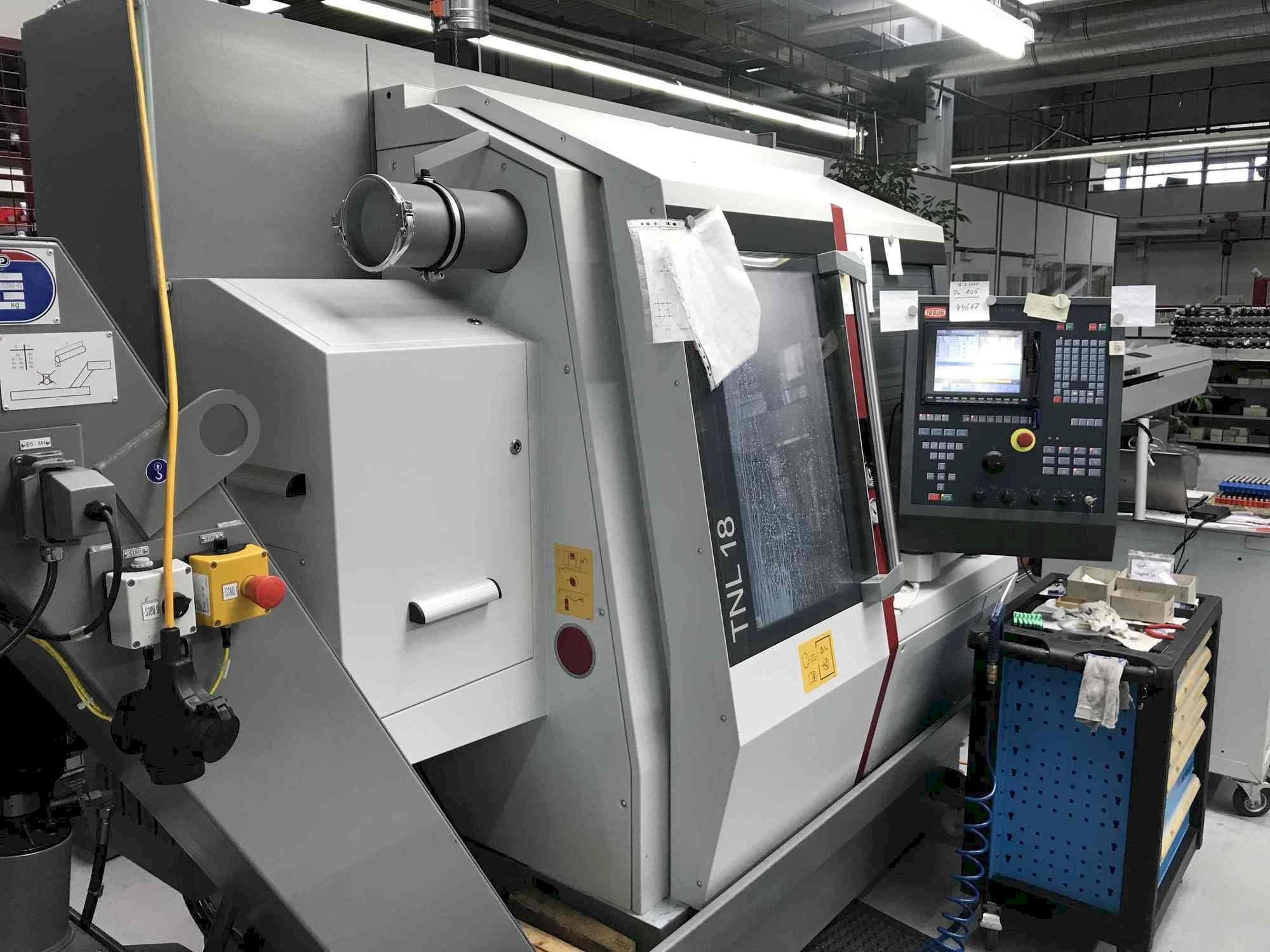 Vista frontal de la máquina TRAUB TNL 18-9P