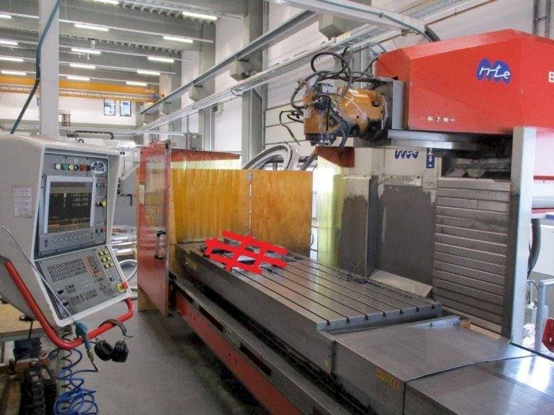 Vista frontal de la máquina MTE BF-2700