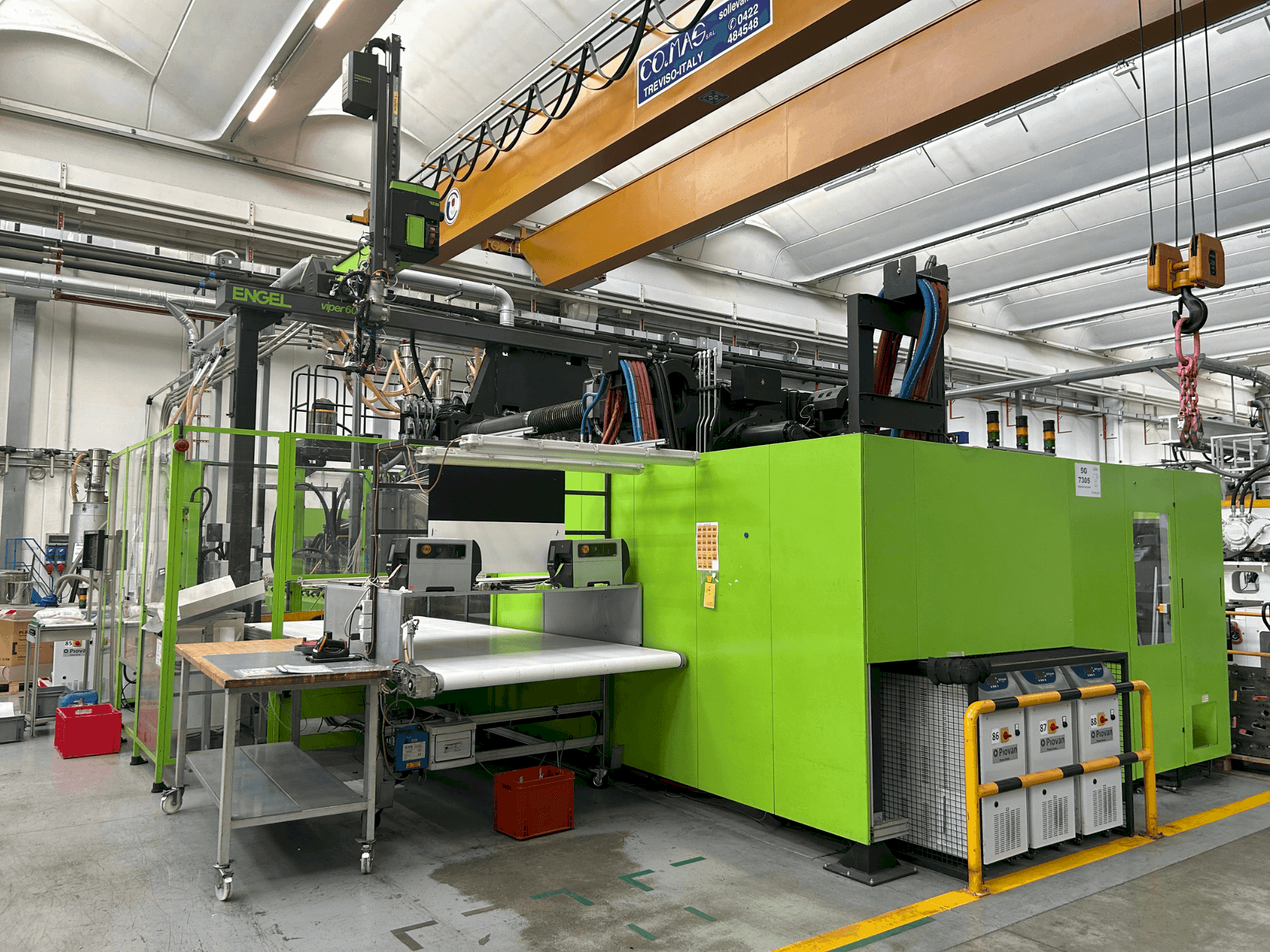 Vista frontal de la máquina Engel Duo 4500H/4500H/1300H/1300H/1700 combi