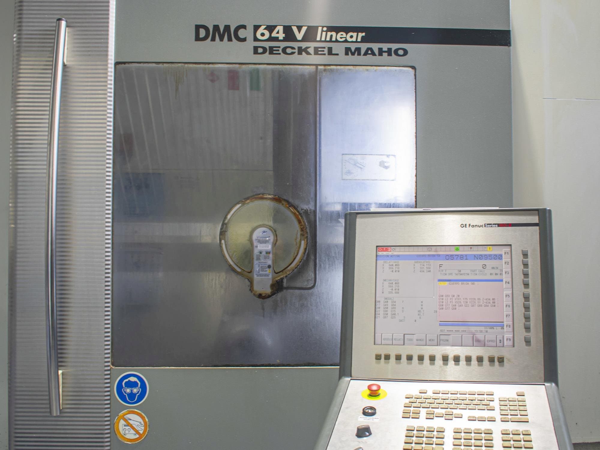 Vista frontal de la máquina DECKEL MAHO DMC 64 V linear