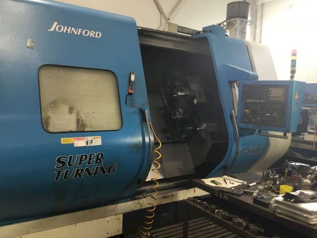 Vista frontal de la máquina Johnford ST-60C