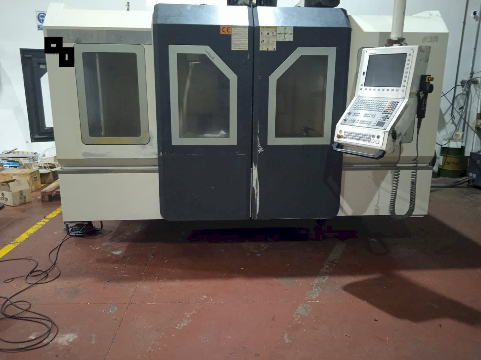 Vista frontal de la máquina Hartford LG-1370