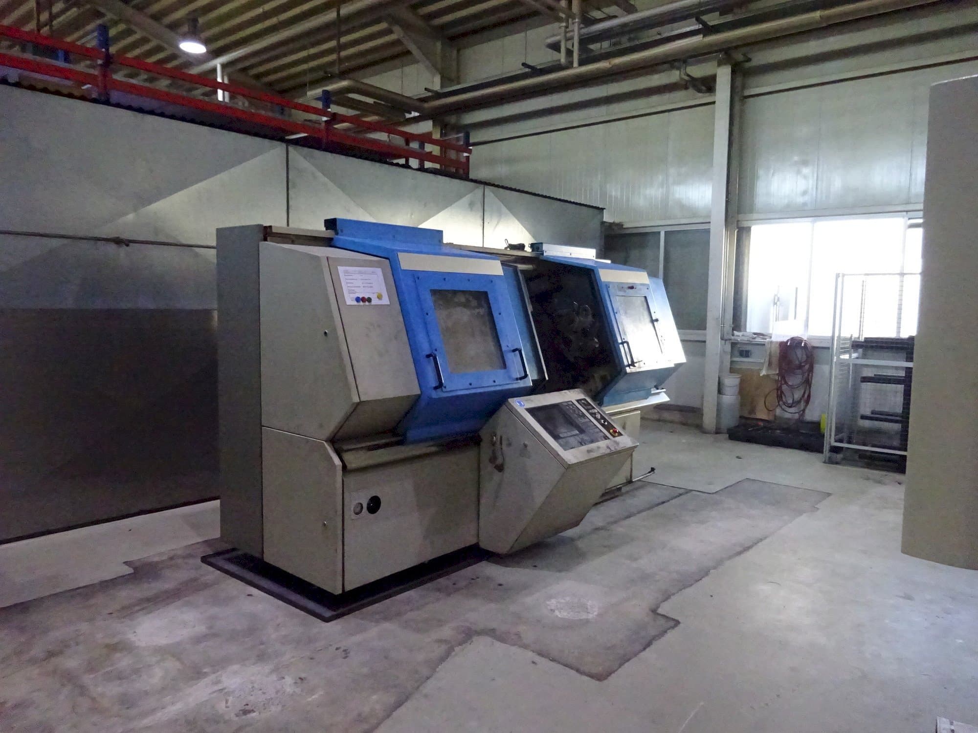 Vista frontal de la máquina BOEHRINGER VDF 180 C