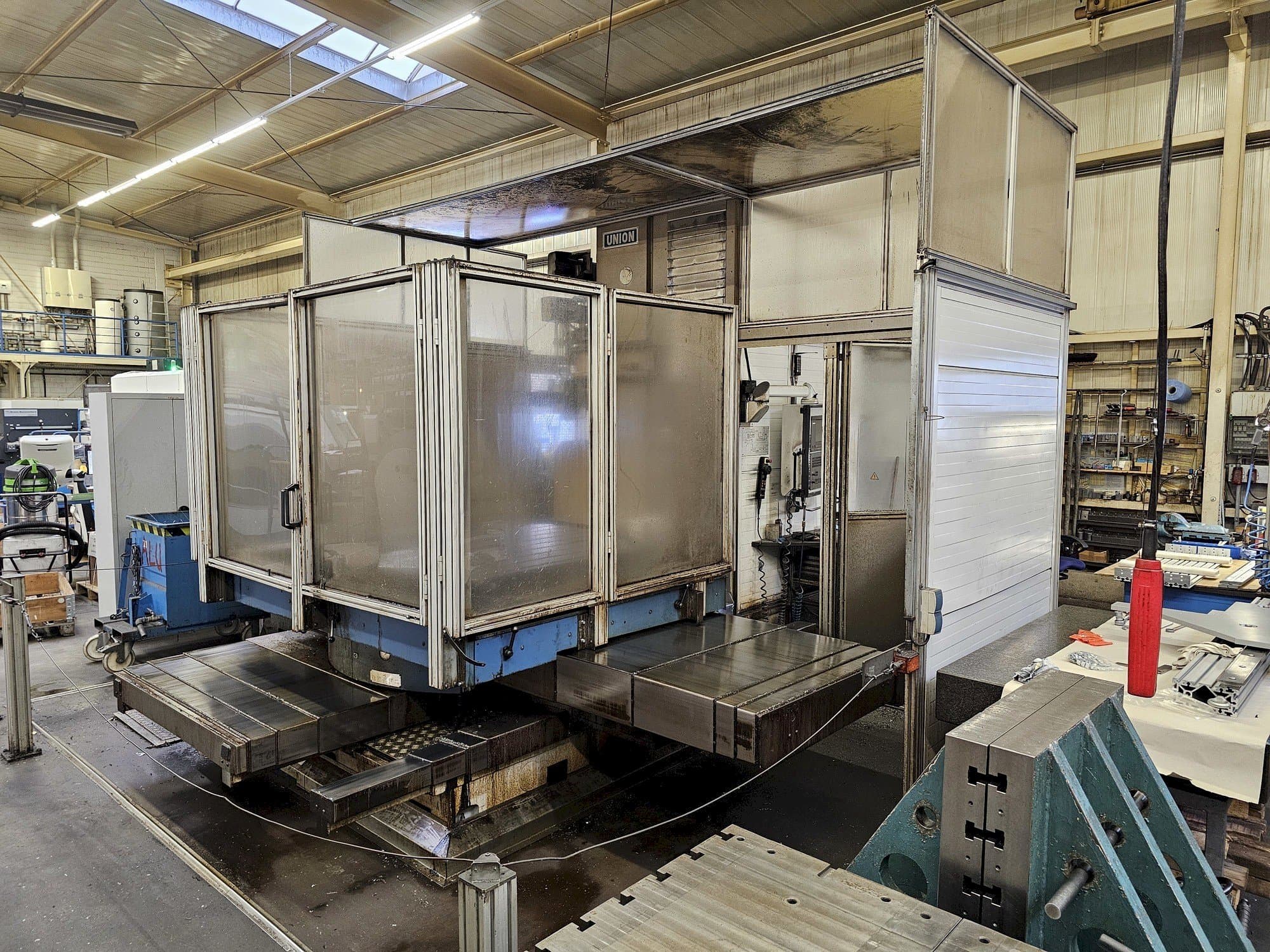 Vista frontal de la máquina UNION TC 110