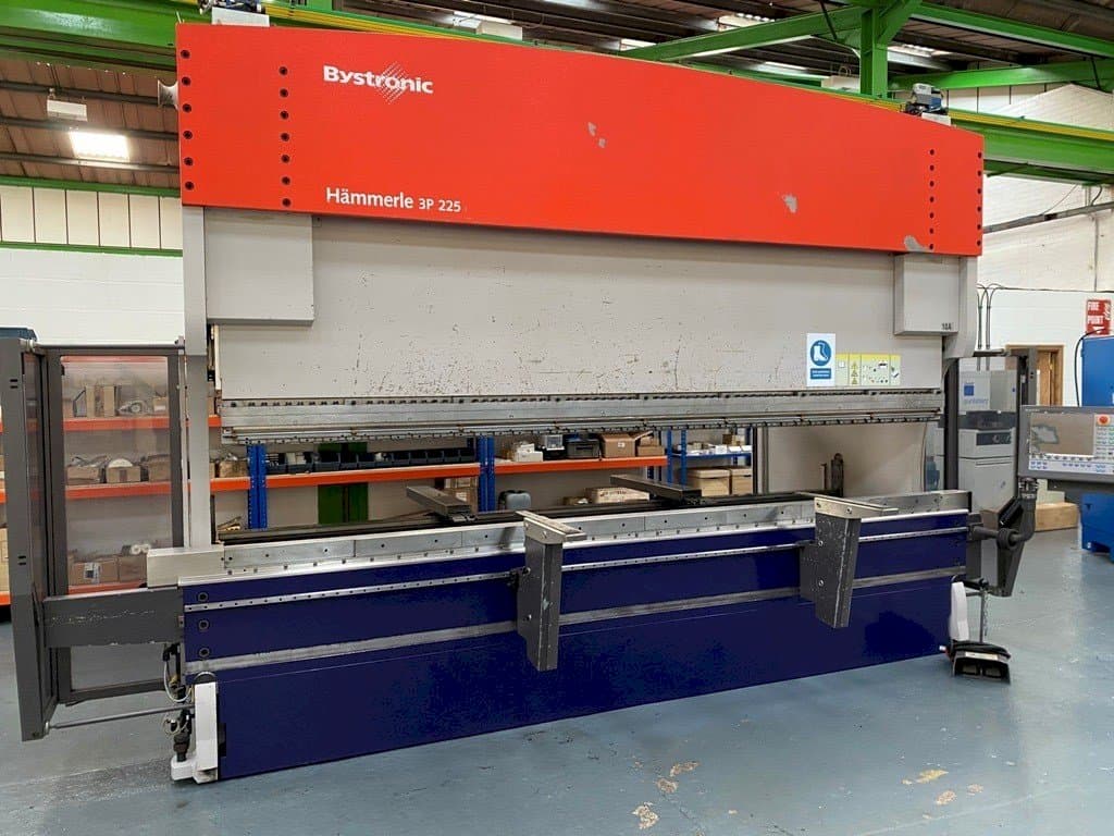 Vista frontal de la máquina Bystronic Hammerle 225/4100 3P