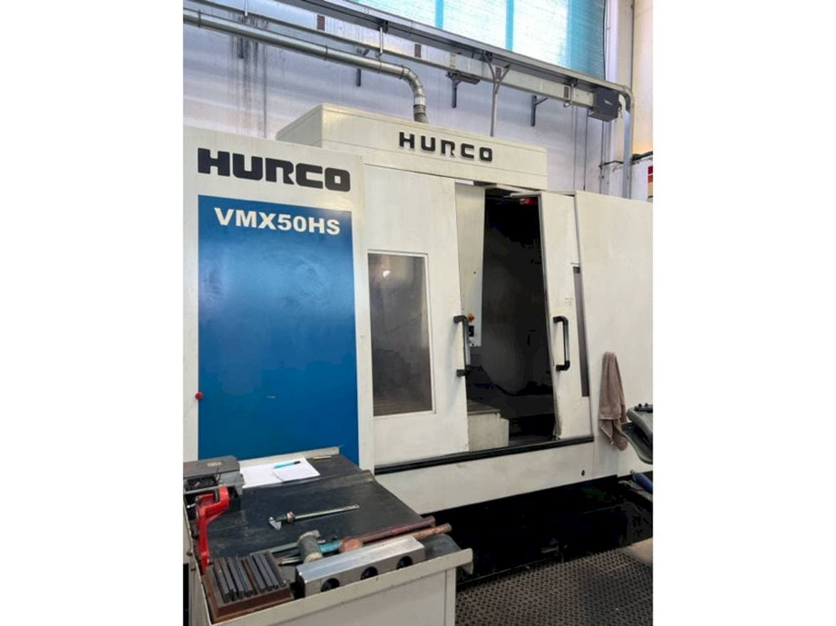Vista frontal de la máquina Hurco VMX 50 HS